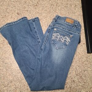 Girls Cheyennes size 12